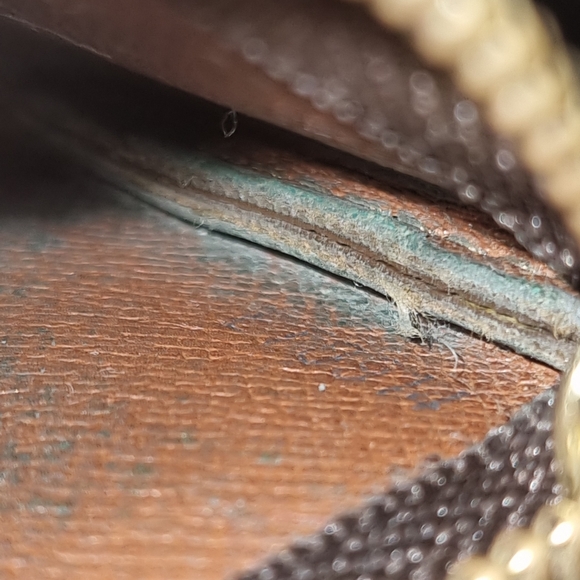 Louis Vuitton Pochette Cle Monogram Key Holder - Picture 13 of 13